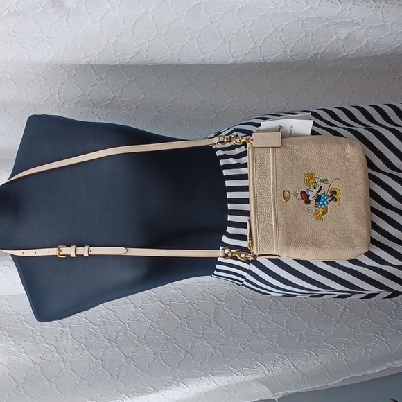 Coach Disney Minnie Kitt NWT - Picture 3 of 15
